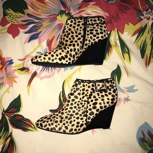 Isaac Mizrahi Cheetah Calfskin Wedge Booties 10